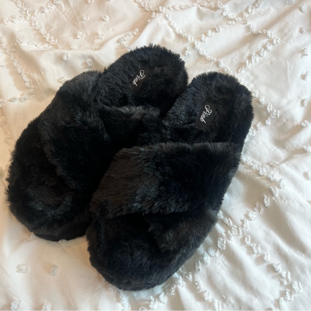 Victoria’s Secret PINK Black Faux Fur Platform Slippers